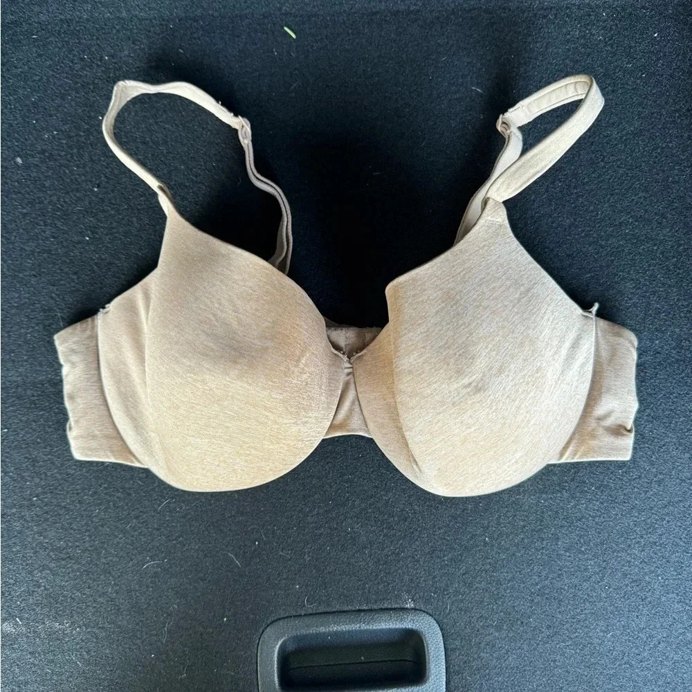 Cacique Lane Bryant 42D true embrace t-shirt bra in nude / beige